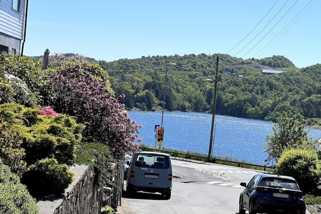 Sentral Leilighet I 3. Etg. Sorvendt Med Utsikt Appartement Farsund Buitenkant foto