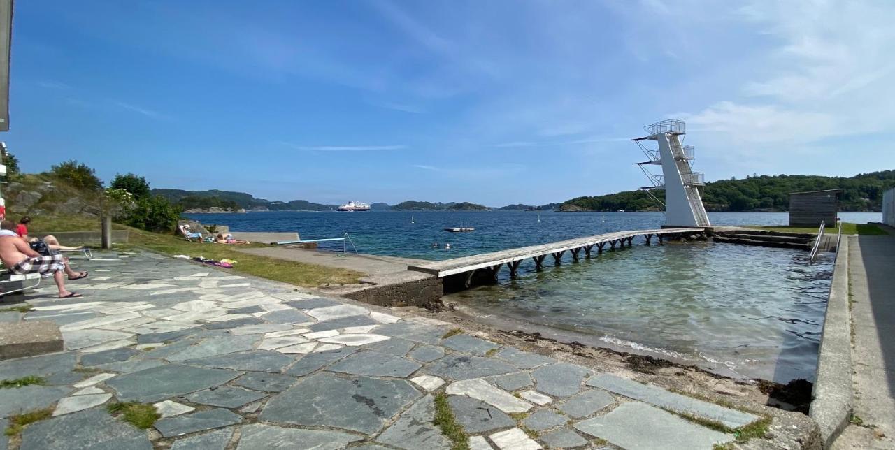 Sentral Leilighet I 3. Etg. Sorvendt Med Utsikt Appartement Farsund Buitenkant foto