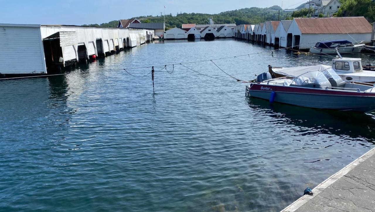 Sentral Leilighet I 3. Etg. Sorvendt Med Utsikt Appartement Farsund Buitenkant foto